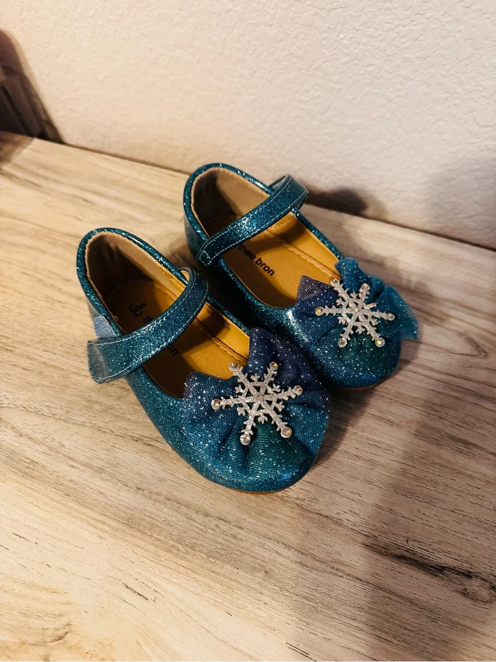 Thee Bron Girls' Teal Glitter Snowflake Mary Jane Shoes